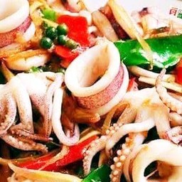 ยำปลาหมึกมะนาว