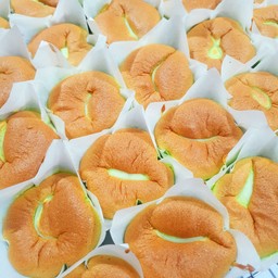 ชิฟฟ่อนใบเตยมะพร้าวอ่อน 4 ชิ้น