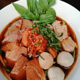 ก๊วยเตี๊ยวหูมตุ๋น