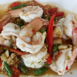 กุ้งผัดพริกขี้หนูสด