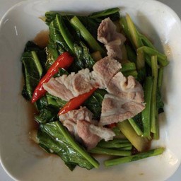 ผัดคะน้าหมู