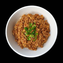 Promotion30%ข้าวลาบหมู (สไตล์ HK) Spicy pulled pork on oil rice