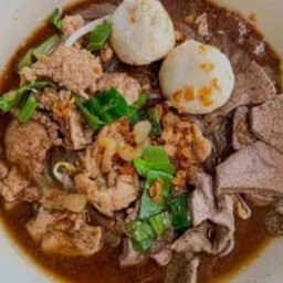 ก๋วยเตี๋ยวน้ำตกหมู