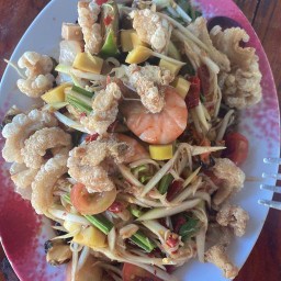 ร้านลาบ  ส้มตำ อาหารอีสาน&ตามสั่ง byเจ๊หน่อย