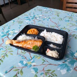 Grilled Salmon Bento