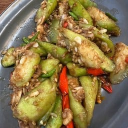 บวบผัดปลาเค็ม