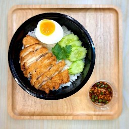 ข้าวกระเพรา หมูตุ๋น By คุณชาย