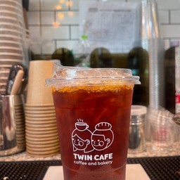 Twin cafe คาเฟ่ของเด็กแฝด กาแฟสด เค้ก ขนมหวาน