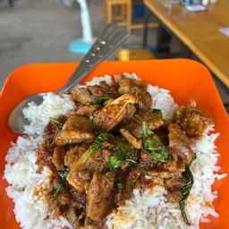 กะเพรา เนื้อตุ๋น