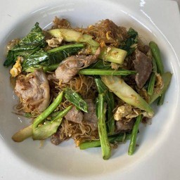 เส้นหมี่ผัดซีอิ๊ว