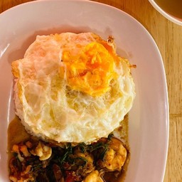 กระเพรากุ้ง