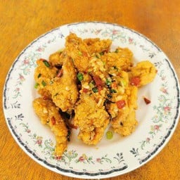 ปีกไก่ค่ัวพริกเกลือ