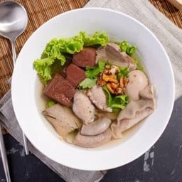 ต้มเลือดหมู  ทุกอย่าง