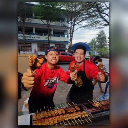 พี่เต้หมูปิ้งโบราณ(หาไม่เจอพิมพ์หมูปิ้งแปปโฮ)