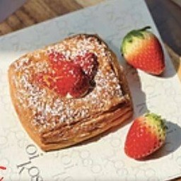 Strawberry Cheese Tarte
