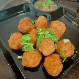 ลูกชิ้นกุ้งทอด