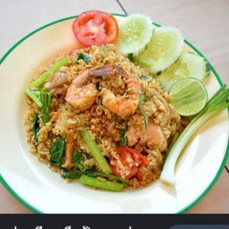 ข้าวผัดรถไฟทะเล