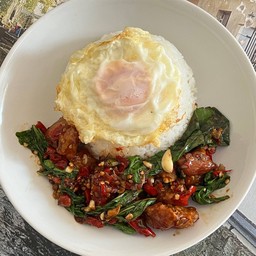 ข้าว&กะเพราหมูกรอบ(ฟรีไข่ดาว)