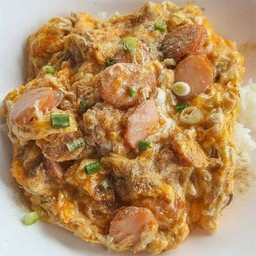 ข้าวไข้ขยี้ไส้กรอก