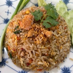 ข้าวผัดพริกเกลือไข่ปู 蟹蛋鹹炒飯
