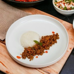 ข้าวคั่วกลิ้งกระดูกหมูอ่อน