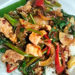 ผัดพริกเผาใบโหระพา