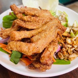 หมูทอดนมสดน้ำพริกข่า