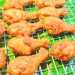 น่องไก่ทอด 1 ชิ้น(อย่าลืมระบุน้ำจิ้มตามที่ลูกค้าต้องการนะครับ)🥰🙏