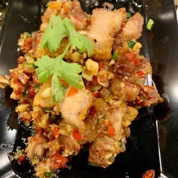 หมูกรอบผัดพริกเกลือ