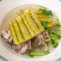 กระดูกหมูมะระตุ๋น