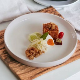 ข้าวผัดน้ำพริกตาเเดงโบราณสามชุก 