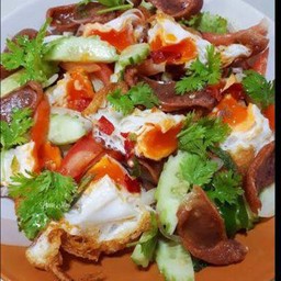 ยำกุนเชียงหมู+ไข่ดาว