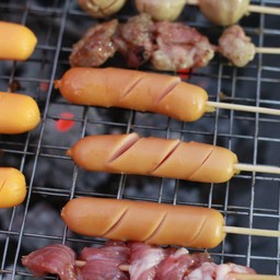 ไส้กรอกหนังไก่กรอบ