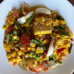 ตำข้าวโพดไข่เค็ม