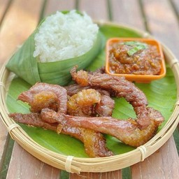 ชิ้นหลอด แจ่วมะกอก ข้าวเหนียว