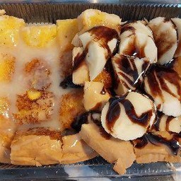 เนยนม + กล้วยหอม ราดช็อกโกแลต