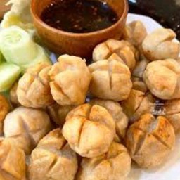 ลูกชิ้นหมูทอด