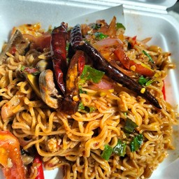 มาม่าผัดต้มยำ