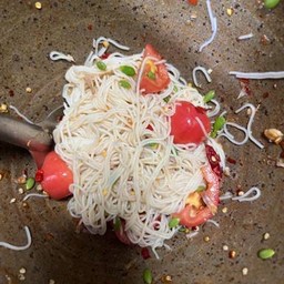 ตำขนมจีน