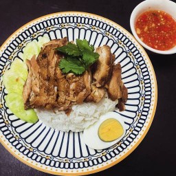 ดูโอ้ ข้าวหมูอบ & ไก่อบ