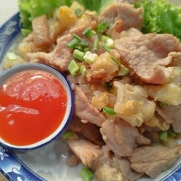 ก๋วยเตี๋ยวคั่วหมูนุ่ม&หมึกกรอบ
