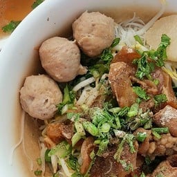 ก๋วยเตี๋ยวแม่พร ท่ามะโอ-ตัดใหม่