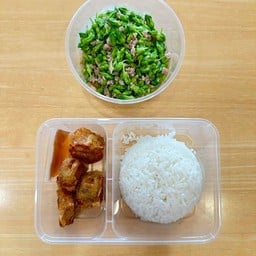 ข้าวดอกขจรหมูสับ+จ๊อปู