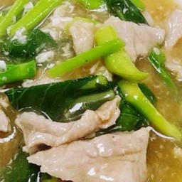 ราดหน้าไก่