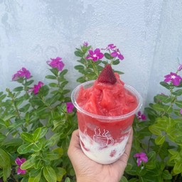 สตอเบอรี่โยเกิร์ตปั่น