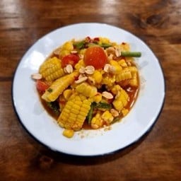 ส้มตำข้าวโพด