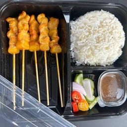 Set box ข้าวสะเต๊ะ