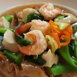 ราดหน้ากุ้ง