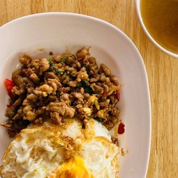 กระเพราหมูสับ