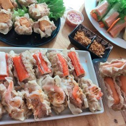ขนมจีบ & สลัดโรล บ้านแม่